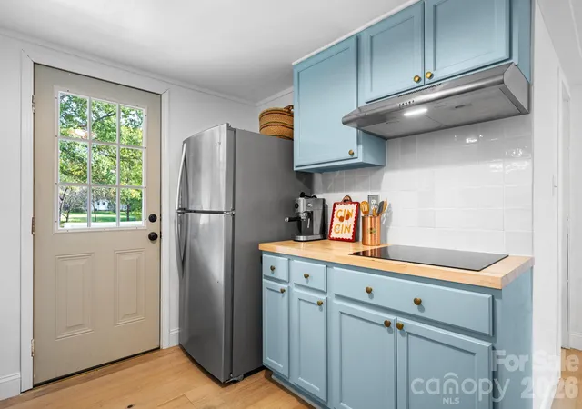 Photo 4 of Single family home for sale at 1036 19th Street, Hickory, NC 28601 | MLS# 4437819 | Listing updated on 2026-10-30