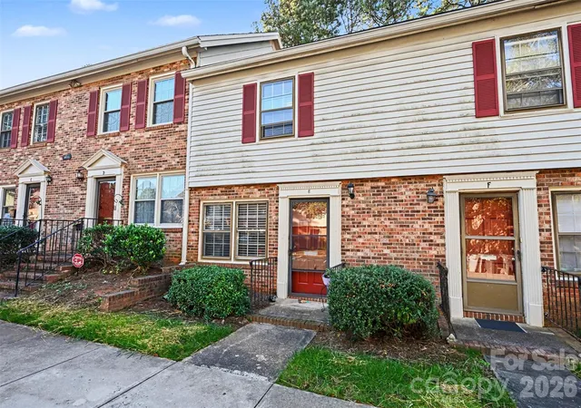 Listing Photo 2 - Condo for sale in building located at 6436 Old Pineville Rd, Charlotte, NC 28217 - Unit #E