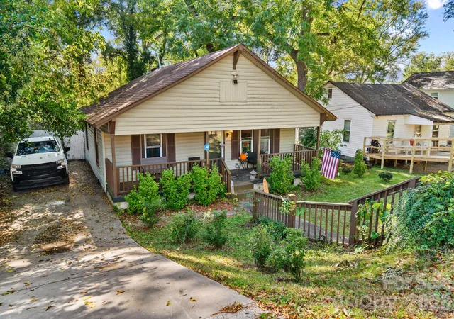 Photo 1 of Single family home for sale at 177 Young Ave SW, Concord, NC 28025 | MLS# 4437859 | Listing updated on 2026-10-27