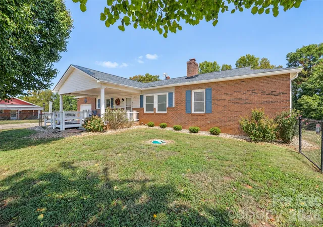 Photo 1 of Single family home for sale at 1039 Enola Rd, Morganton, NC 28655 | MLS# 4437863 | Listing updated on 2026-10-27