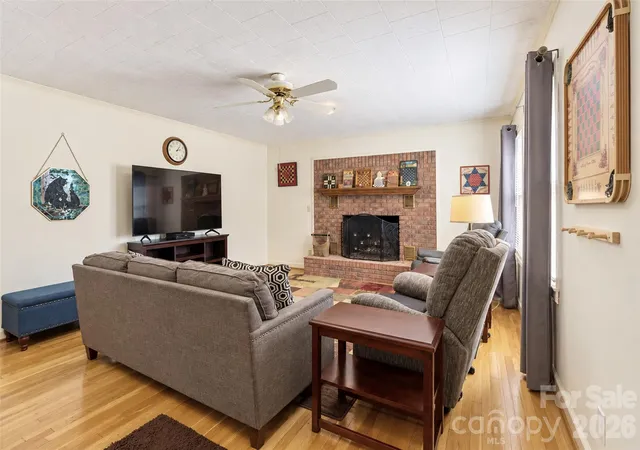 Photo 4 of Single family home for sale at 1039 Enola Rd, Morganton, NC 28655 | MLS# 4437863 | Listing updated on 2026-10-27