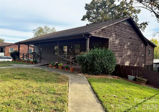 Single family home for sale at 41 Eye View Rd, Candler, NC 28715 | MLS# 4437866