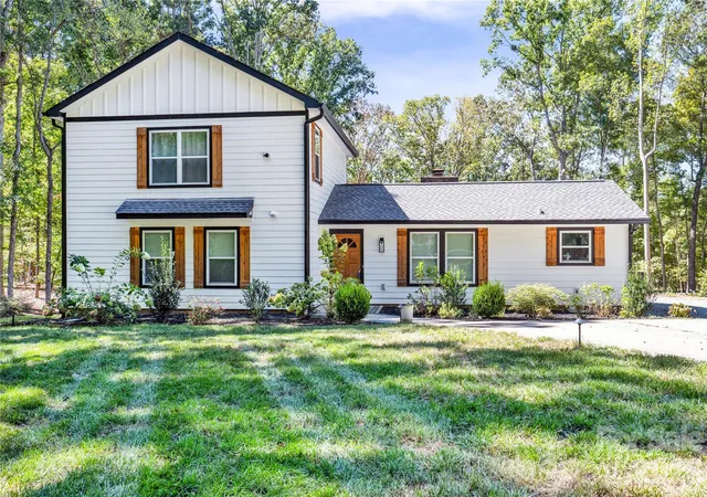 Photo 1 of Single family home for sale at 6419 Saddlewood Dr, Waxhaw, NC 28173 | MLS# 4437874 | Listing updated on 2026-10-28