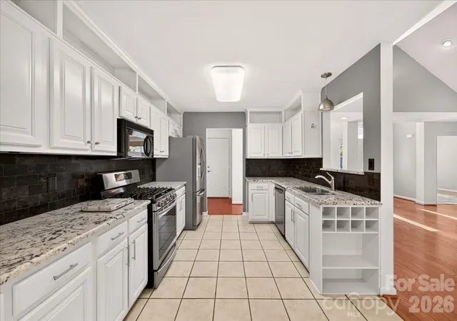 Photo 4 of Single family home for sale at 9115 Pine Springs Ct, Huntersville, NC 28078 | MLS# 4437877 | Listing updated on 2026-10-31