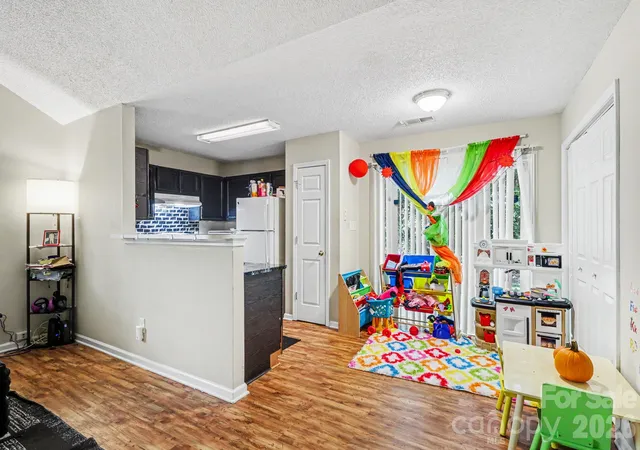 Photo 4 of Single family home for sale at 1427 Hidden Strm Ct, Charlotte, NC 28213 | MLS# 4437878 | Listing updated on 2026-10-28