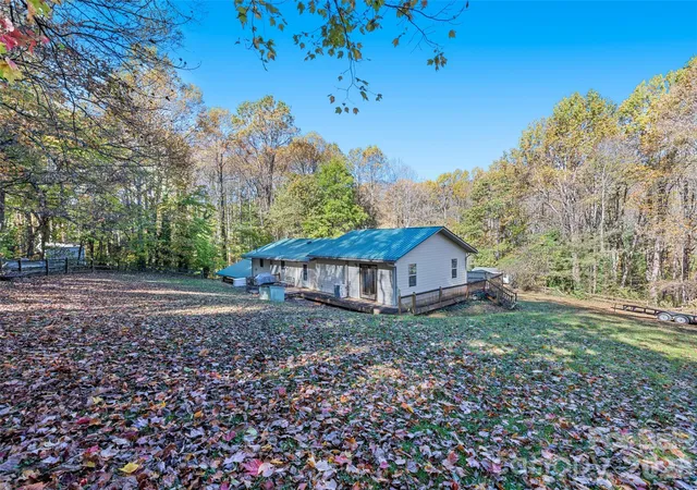 Photo 1 of Single family home for sale at 193 C E Smathers Dr, Waynesville, NC 28786 | MLS# 4437931 | Listing updated on 2026-10-27