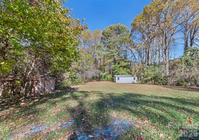 Photo 2 of Single family home for sale at 193 C E Smathers Dr, Waynesville, NC 28786 | MLS# 4437931 | Listing updated on 2026-10-27