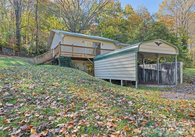 Photo 4 of Single family home for sale at 193 C E Smathers Dr, Waynesville, NC 28786 | MLS# 4437931 | Listing updated on 2026-10-27