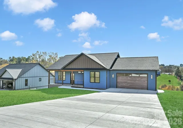 Photo 2 of Single family home for sale at 1121 Morlin Acres Dr, Marshall, NC 28753 | MLS# 4437945 | Listing updated on 2026-10-28