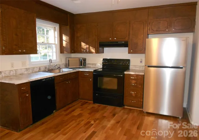 Photo 2 of Single family home for sale at 6519 Old Meadow Rd, Charlotte, NC 28227 | MLS# 4437958 | Listing updated on 2026-10-30