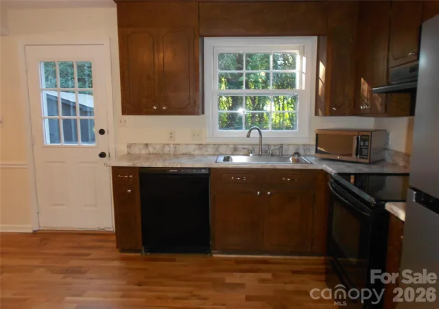 Photo 3 of Single family home for sale at 6519 Old Meadow Rd, Charlotte, NC 28227 | MLS# 4437958 | Listing updated on 2026-10-30