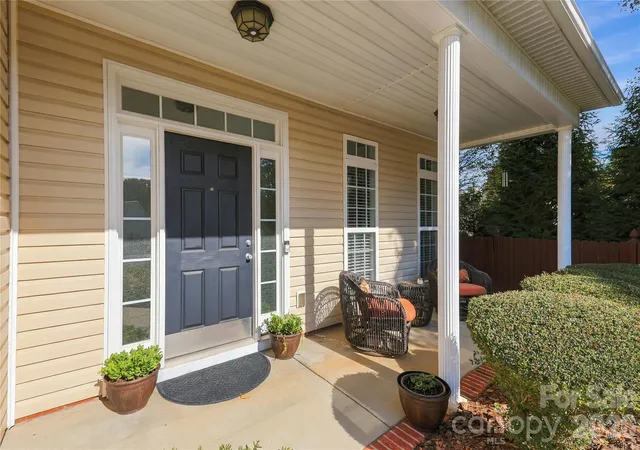 Photo 2 of Single family home for sale at 2121 Thurles Ct, Charlotte, NC 28270 | MLS# 4437963 | Listing updated on 2026-10-30