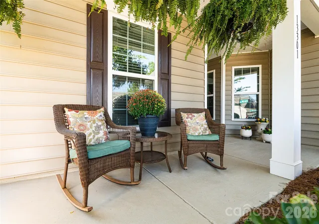 Photo 2 of Single family home for sale at 13301 Canterbury Castle Dr, Charlotte, NC 28273 | MLS# 4437964 | Listing updated on 2026-10-30