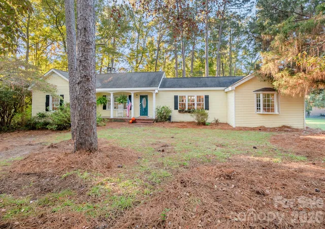 Photo 1 of Single family home for sale at 422 Winterwood Rd, Kershaw, SC 29067 | MLS# 4437965 | Listing updated on 2026-10-27
