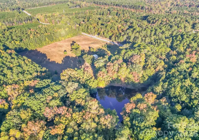 Photo 1 of Single family home for sale at 422 Winterwood Rd, Kershaw, SC 29067 | MLS# 4437965 | Listing updated on 2026-10-27