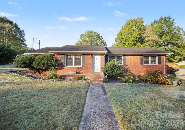Single family home for sale at 100 Amy Ct, Gastonia, NC 28052 | MLS# 4437978