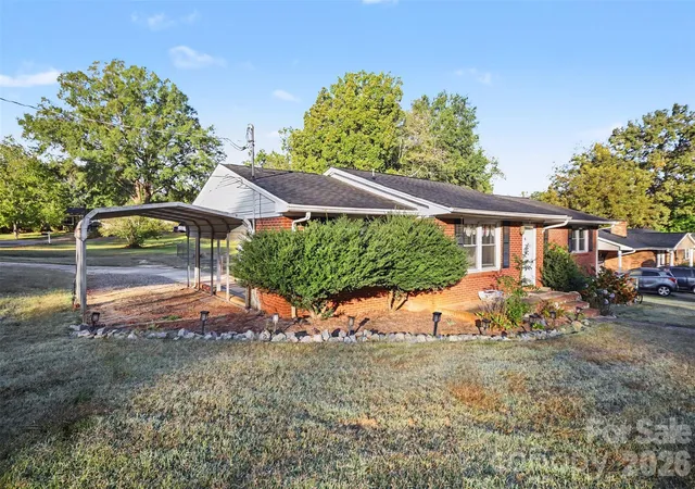 Photo 1 of Single family home for sale at 100 Amy Ct, Gastonia, NC 28052 | MLS# 4437978 | Listing updated on 2026-10-29