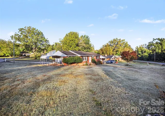Photo 2 of Single family home for sale at 100 Amy Ct, Gastonia, NC 28052 | MLS# 4437978 | Listing updated on 2026-10-29