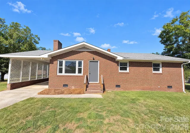 Photo 1 of Single family home for sale at 2138 Reeves Rd, Lancaster, SC 29720 | MLS# 4438005 | Listing updated on 2026-10-27
