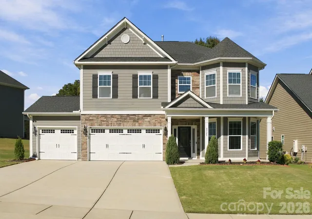 Single family home for sale at 8328 Sandstone Crst Ln, Fort Mill, SC 29707 | MLS# 4438015