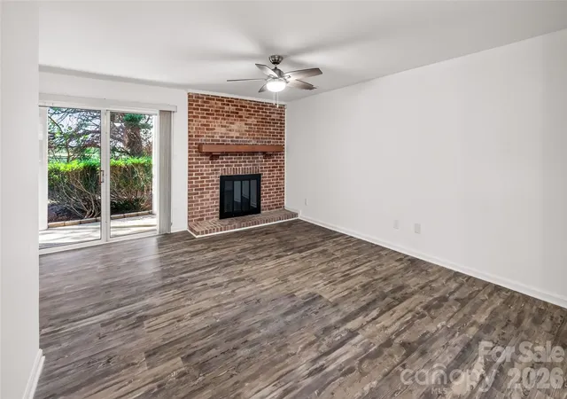 Photo 2 of Condo for sale at 2913 Iron Gate Ln, Charlotte, NC 28212 | MLS# 4438016 | Listing updated on 2026-10-27
