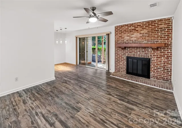 Photo 3 of Condo for sale at 2913 Iron Gate Ln, Charlotte, NC 28212 | MLS# 4438016 | Listing updated on 2026-10-27