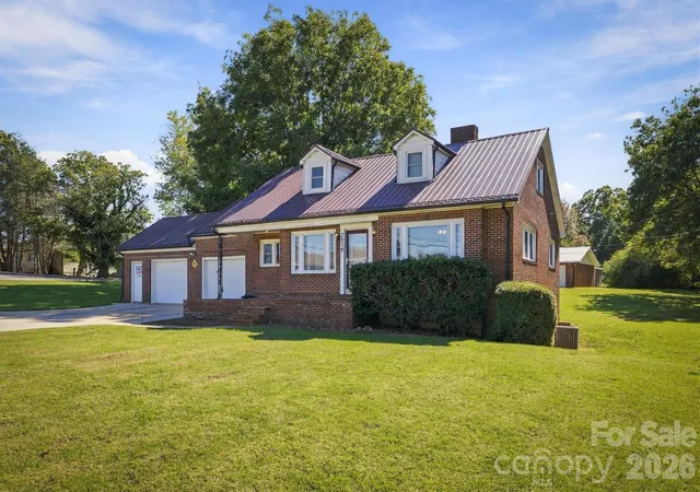 Photo 1 of Single family home for sale at 2674 US 70 Hwy E, Morganton, NC 28655 | MLS# 4438020 | Listing updated on 2026-10-27