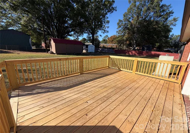 Photo 2 of Single family home for sale at 527 Annex Ave, Kannapolis, NC 28083 | MLS# 4438025 | Listing updated on 2026-10-26