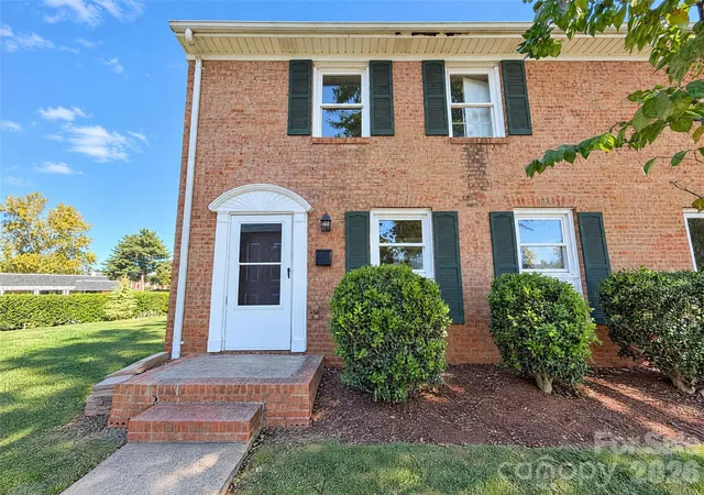 Photo 1 of Townhouse for sale at 8355 Knights Brg Rd, Charlotte, NC 28210 | MLS# 4438032 | Listing updated on 2026-10-27