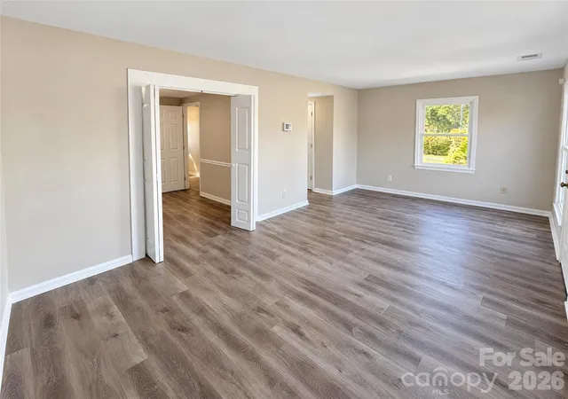Photo 2 of Townhouse for sale at 8355 Knights Brg Rd, Charlotte, NC 28210 | MLS# 4438032 | Listing updated on 2026-10-27