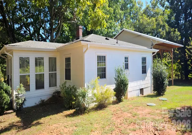 Photo 2 of Single family home for sale at 1107/1111 Chase High Rd, Forest City, NC 28043 | MLS# 4438038 | Listing updated on 2026-10-27