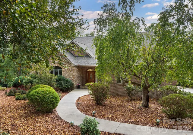 Photo 1 of Mansion for sale at 612 Holt Ln, Asheville, NC 28803 | MLS# 4438039 | Listing updated on 2026-10-28