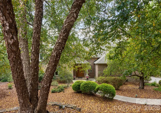 Photo 2 of Mansion for sale at 612 Holt Ln, Asheville, NC 28803 | MLS# 4438039 | Listing updated on 2026-10-28
