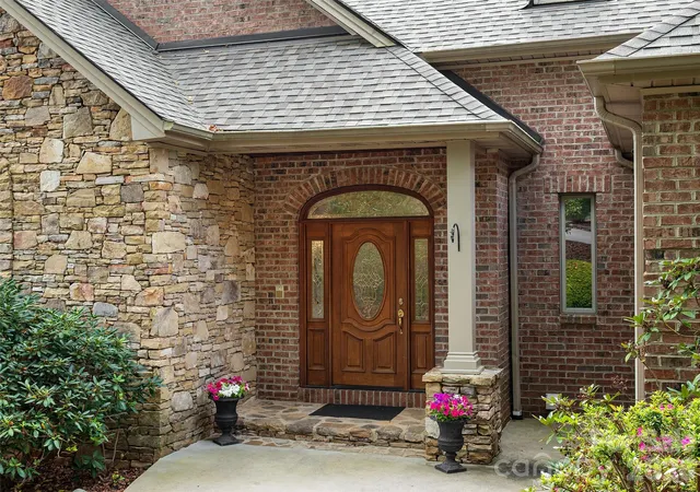 Photo 3 of Mansion for sale at 612 Holt Ln, Asheville, NC 28803 | MLS# 4438039 | Listing updated on 2026-10-28