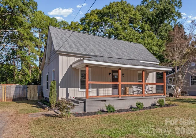 Photo 1 of Single family home for sale at 1003 Hull St, Rock Hill, SC 29730 | MLS# 4438041 | Listing updated on 2026-10-30