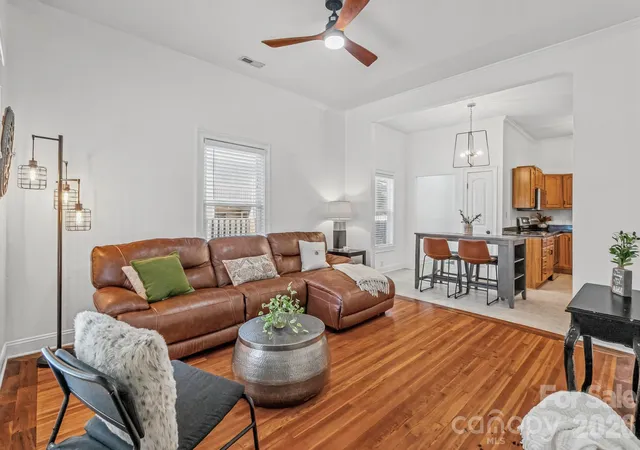 Photo 4 of Single family home for sale at 1003 Hull St, Rock Hill, SC 29730 | MLS# 4438041 | Listing updated on 2026-10-30