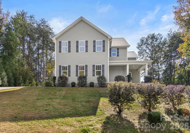 Single family home for sale at 6724 Stoneglen Dr, Denver, NC 28037 | MLS# 4438044