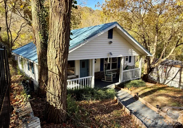 Photo 2 of Single family home for sale at 105 Painter St, Sylva, NC 28779 | MLS# 4438049 | Listing updated on 2026-10-29