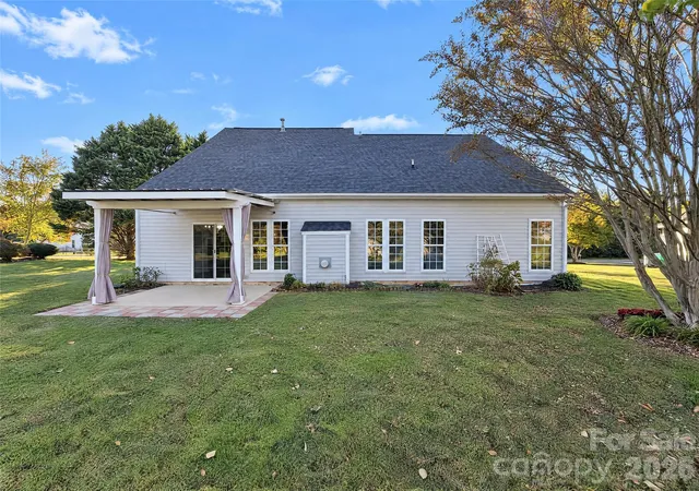 Photo 4 of Sale Pending at 12613 Winget Rd, Charlotte, NC 28278 | MLS# 4438051 | Listing updated on 2026-10-29