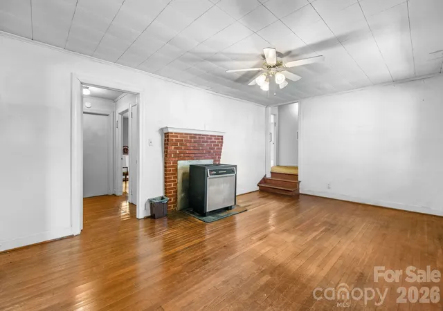 Photo 3 of Single family home for sale at 131 Clay St, Morganton, NC 28655 | MLS# 4438053 | Listing updated on 2026-10-27