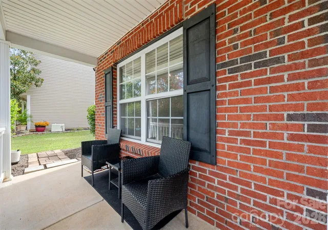 Photo 2 of Single family home for sale at 873 Willow Crk Dr, Gastonia, NC 28054 | MLS# 4438054 | Listing updated on 2026-10-29