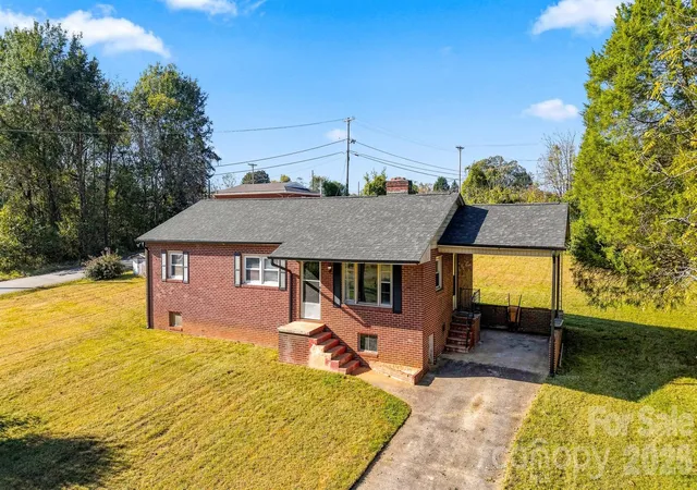 Photo 1 of Single family home for sale at 107 Carbondale Ln, Morganton, NC 28655 | MLS# 4438064 | Listing updated on 2026-10-27