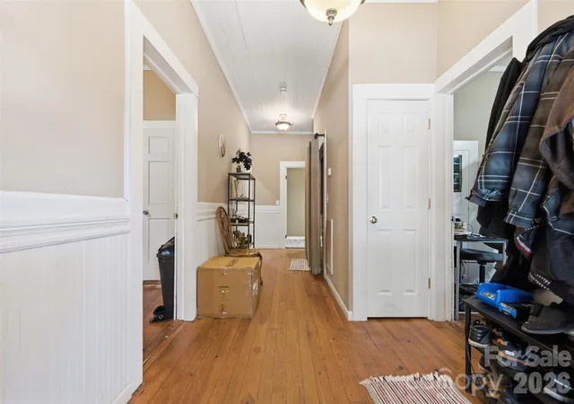 Photo 2 of Single family home for sale at 328 S Race St, Statesville, NC 28677 | MLS# 4438065 | Listing updated on 2026-10-28