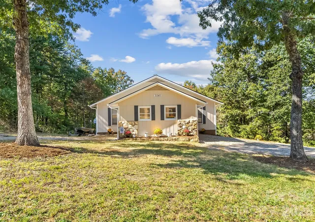 Photo 2 of Single family home for sale at 3240 Holly Rd, Connelly Springs, NC 28612 | MLS# 4438074 | Listing updated on 2026-10-29