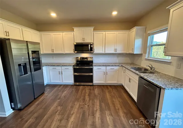 Photo 4 of Single family home for sale at 182 Marathon Ln, Candler, NC 28715 | MLS# 4438095 | Listing updated on 2026-10-28