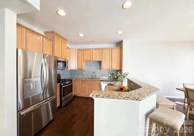 Photo 4 of Townhouse for sale at 2524 Silverthorn Dr, Charlotte, NC 28273 | MLS# 4438114 | Listing updated on 2026-10-27
