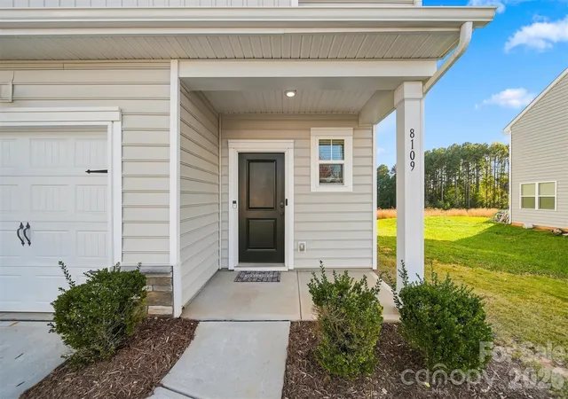 Photo 2 of Townhouse for sale at 8109 Sheffield Dr, Terrell, NC 28682 | MLS# 4438123 | Listing updated on 2026-10-29