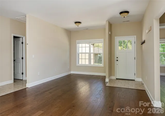 Photo 2 of Single family home for sale at 5 Pacifico Dr, Asheville, NC 28806 | MLS# 4438137 | Listing updated on 2026-10-29