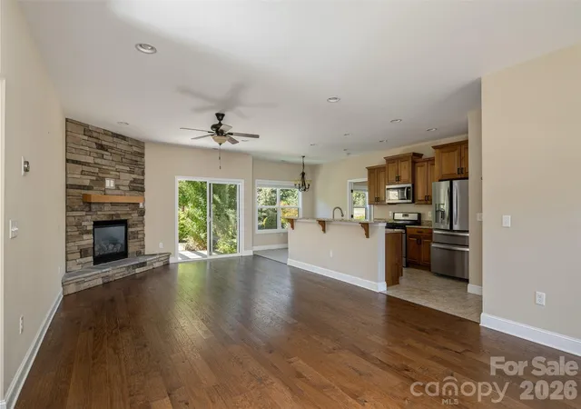 Photo 3 of Single family home for sale at 5 Pacifico Dr, Asheville, NC 28806 | MLS# 4438137 | Listing updated on 2026-10-29