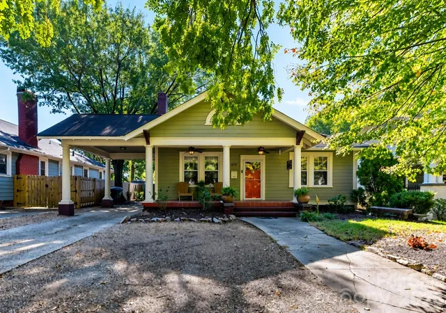 Photo 1 of Single family home for sale at 415 West Blvd, Charlotte, NC 28203 | MLS# 4438167 | Listing updated on 2026-10-29